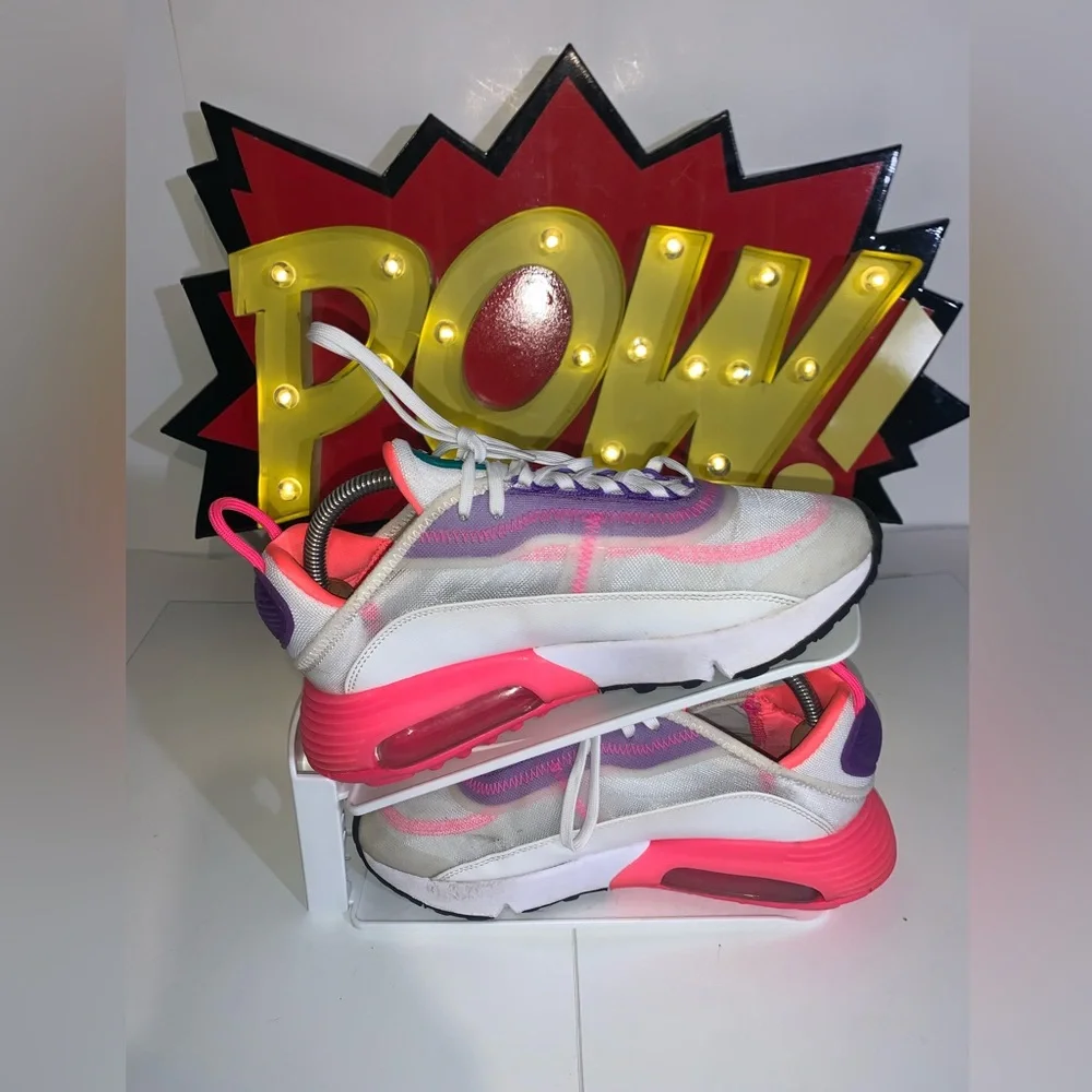 Nike Air Max 2090 White Hyper Orange Running Shoes Women sz 7; Used No Box